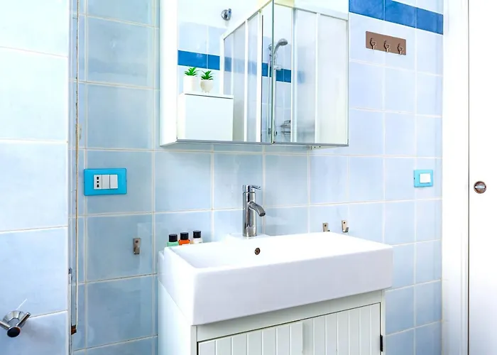 Hostly - Sant'orsola Apartment