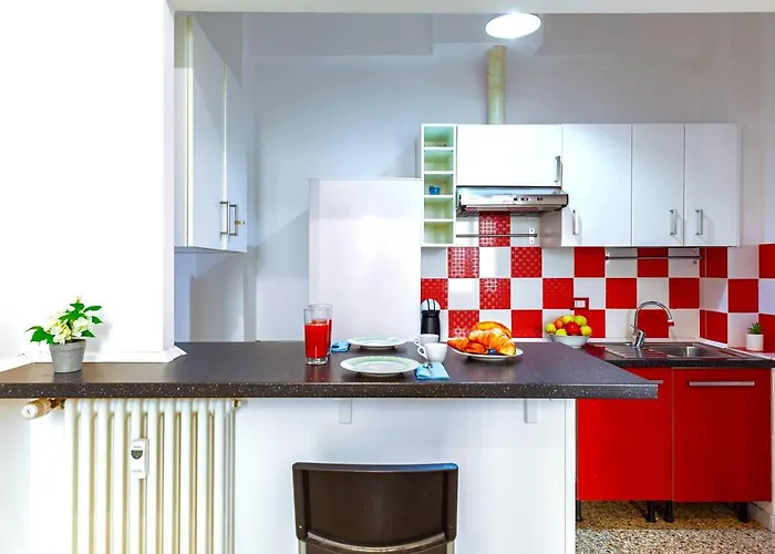 Hostly - Sant'orsola * Rome