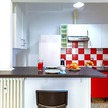 Hostly - Sant'orsola * Roma